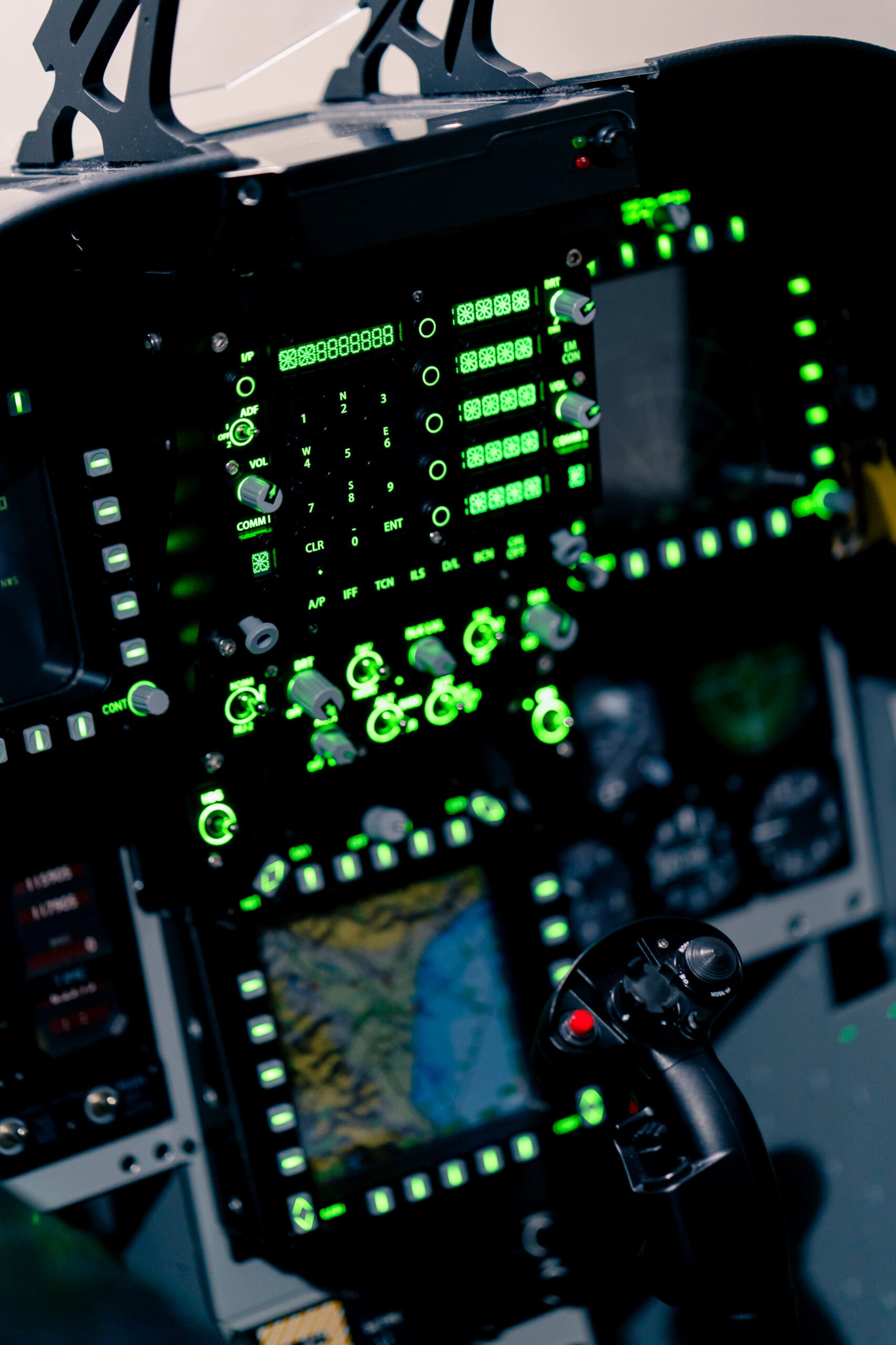 Planes Lock Screen Computer LCD Screens for Aerospace & Defense - Blog | Focus LCDs